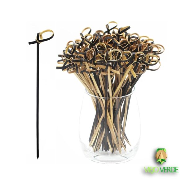 pincho de bambú con nudo negro