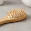 cepillo cabello contexto B